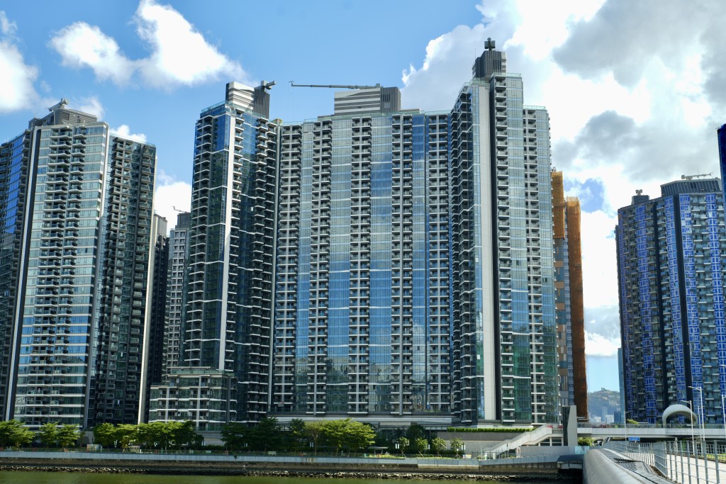 18-260P4155223A3.jpg