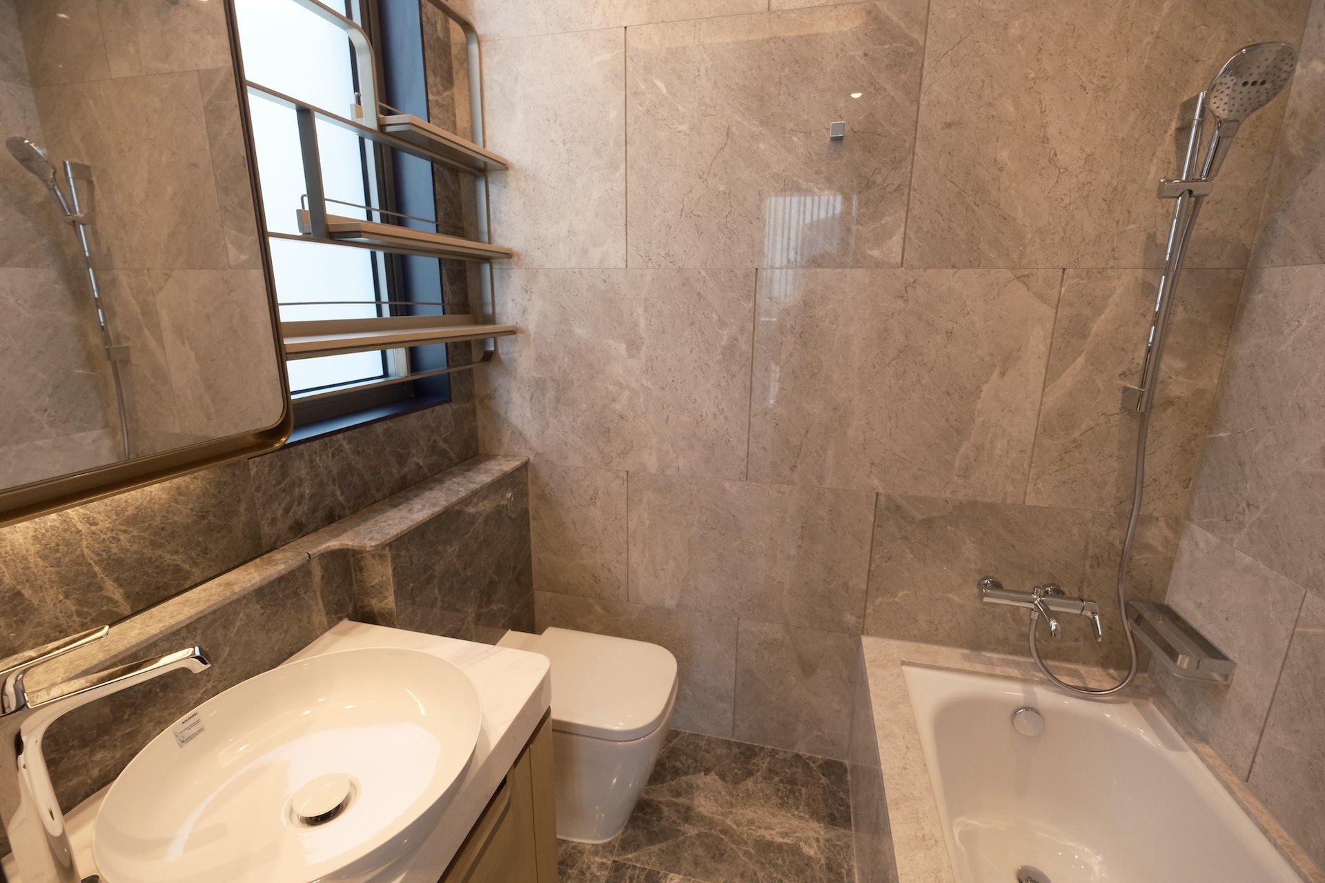 18-260P5145500J0.jpg